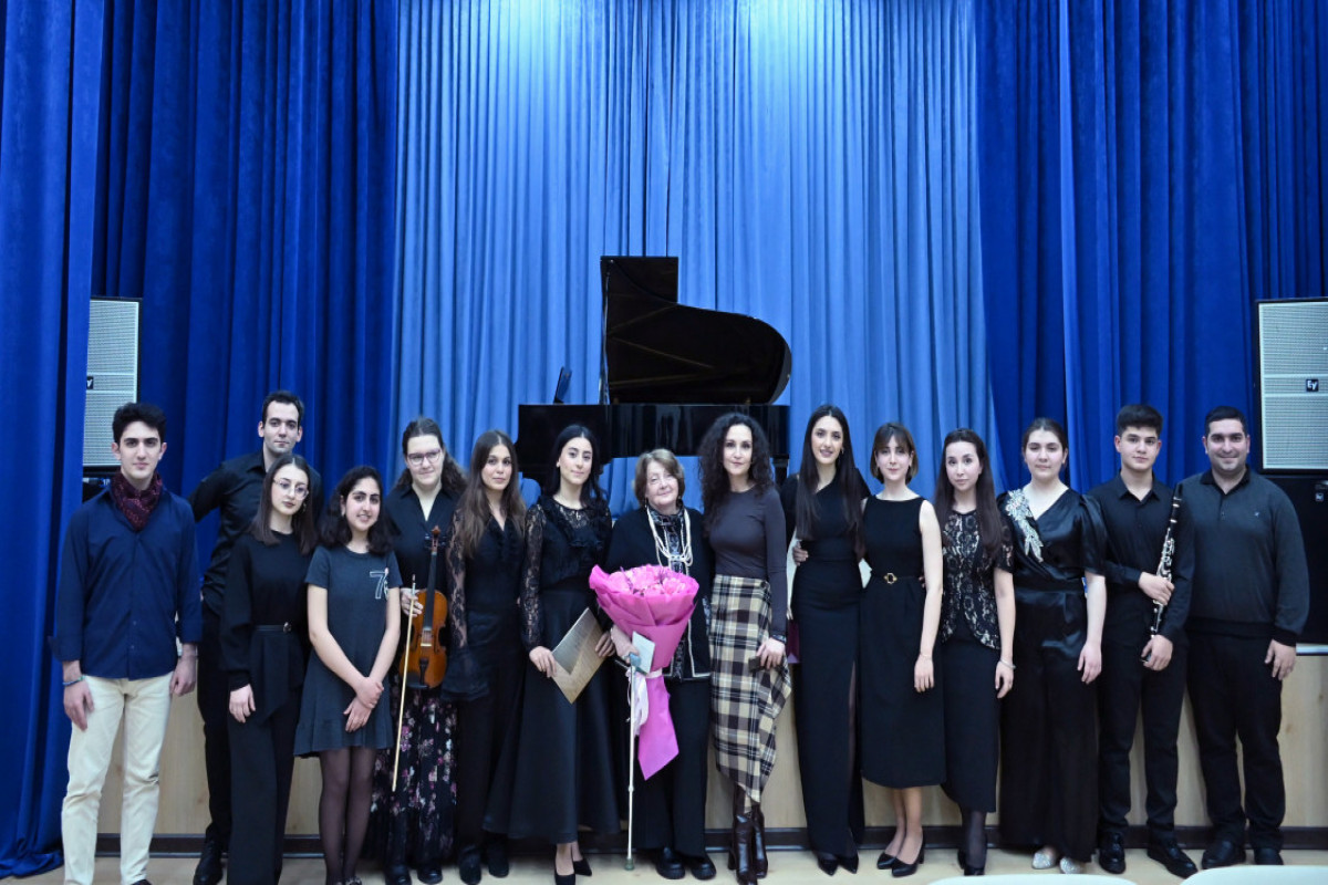 Uşaq Filarmoniyasında Qara Qarayevin xatirəsi anıldı 