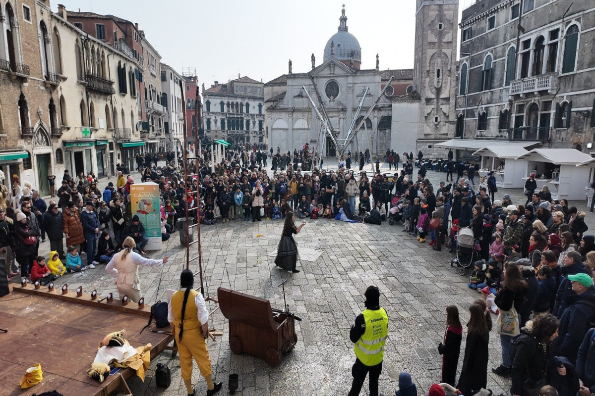 Venesiya Karnavalı builki mövzusu  qədim Olimpdir  