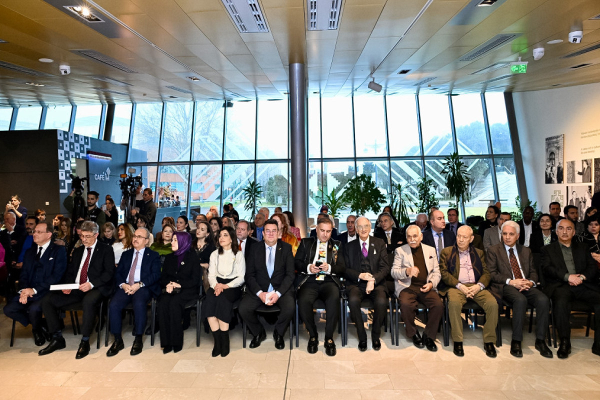 Juja Perelinin “Həqiqət çərçivəsindən kənar”  adlı fərdi sərgisi açıldı