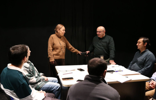 Gənc Tamaşaçılar Teatrında...