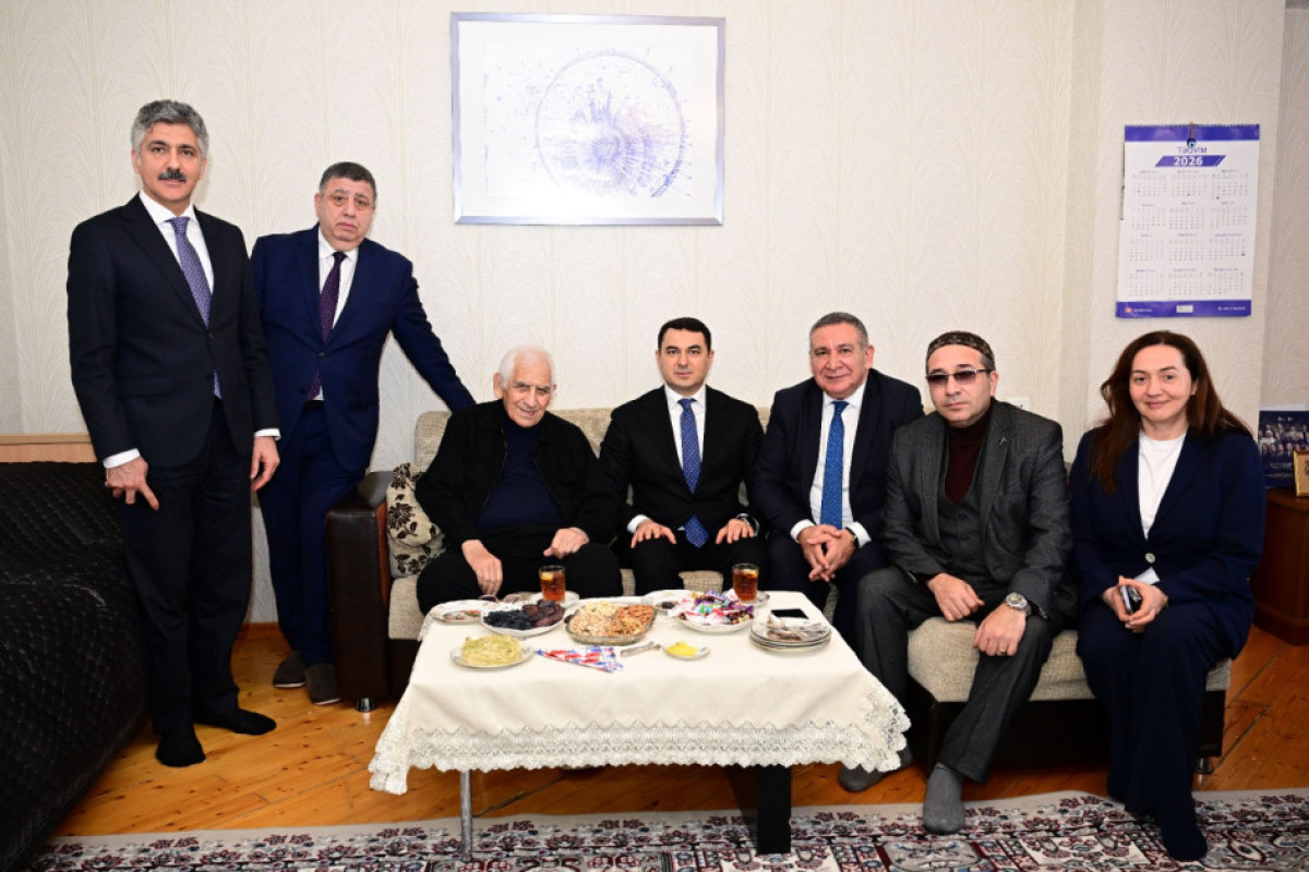 Nəriman Həsənzadə yubileyi münasibətilə evində ziyarət olundu 