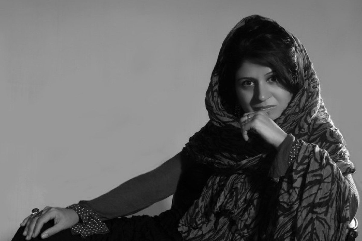 Postmodern jest və mifoloji yaddaşın sintezi – çağdaş İran poeziyasının parlaq imzası 