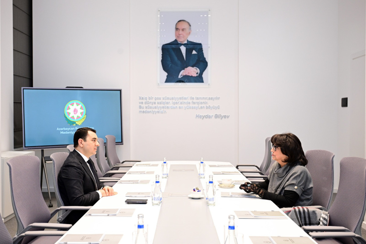 Adil Kərimli Xuraman Qasımova ilə görüşdü 