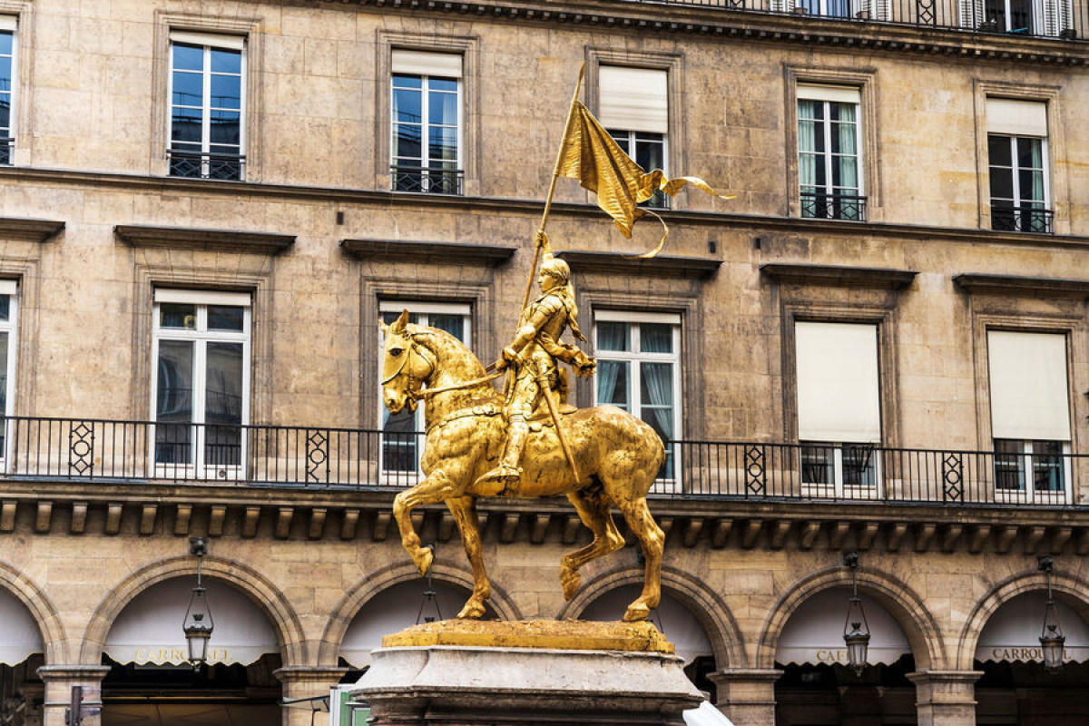 Janna Darkın qılıncının bir hissəsini oğurladılar 