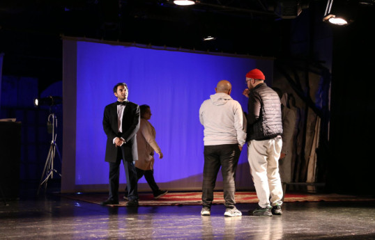 “Neft bumu hamıya gülümsəyir”  tamaşasının məşqləri yekunlaşır