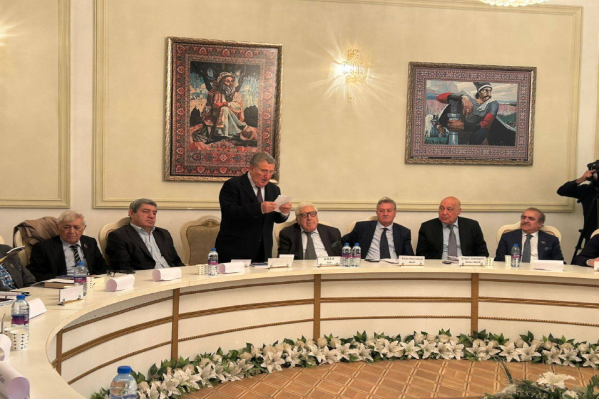 “Dilimiz – kimliyimiz”  mövzusunda müşavirə keçirildi