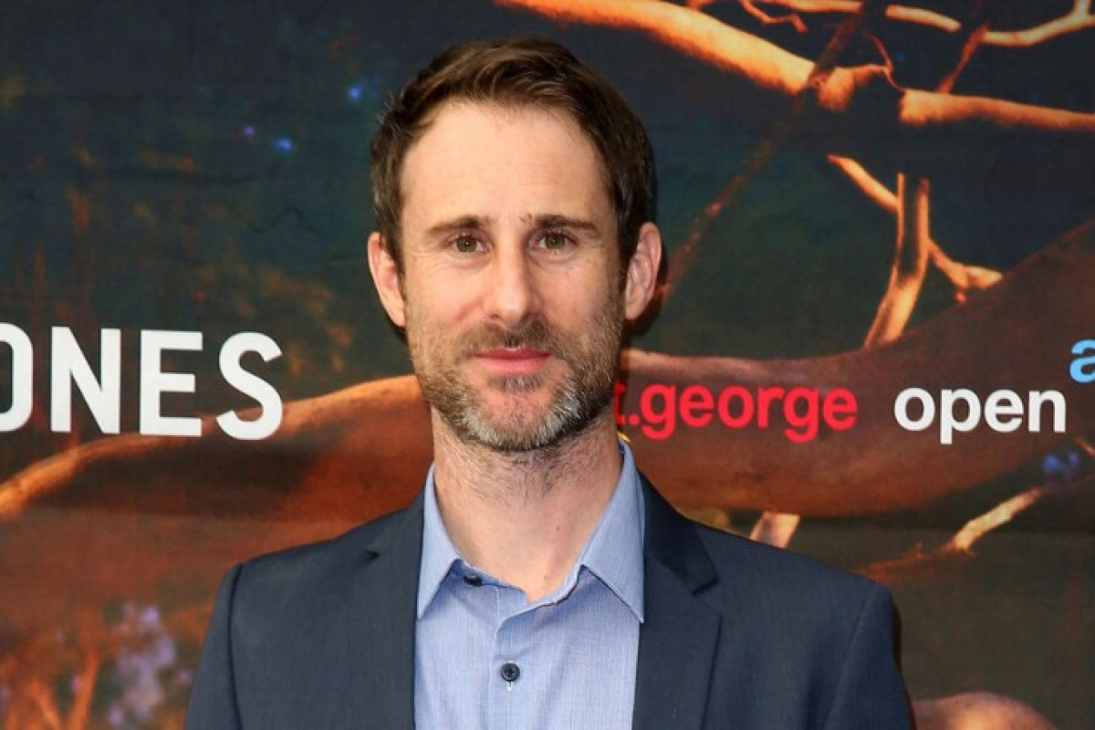 Məşhur yazıçı saxlanıldı 