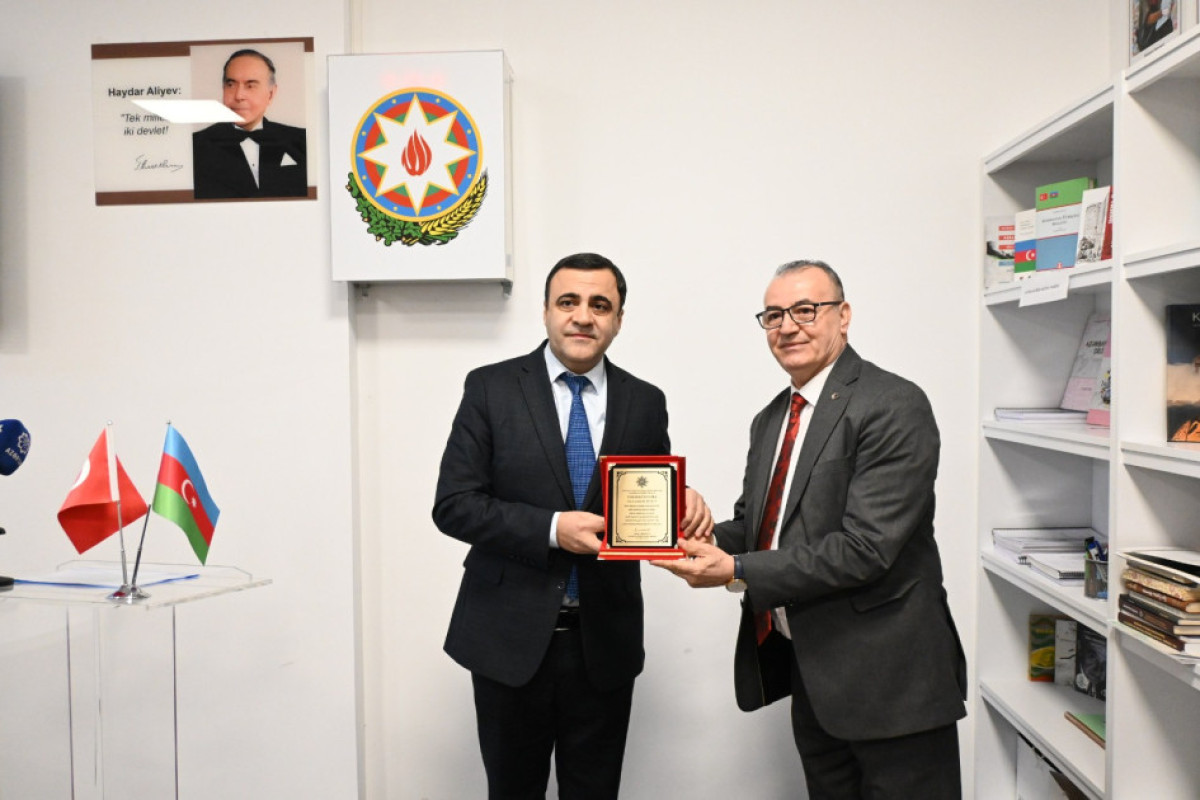 Kərküklü yazıçının Azərbaycana həsr olunan kitablarının təqdimatı keçirildi 