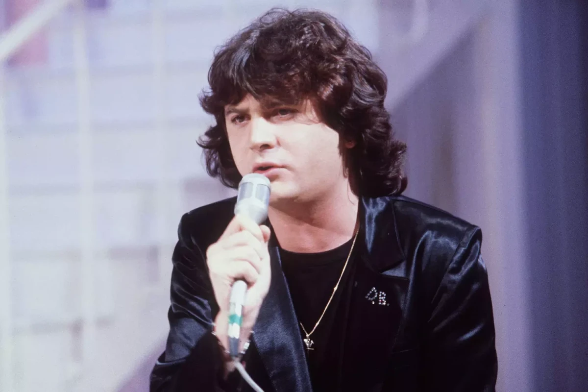 “Niyə”lərlə dolu gözləri içimdə cavab axtarır... - Günün mahnısı  