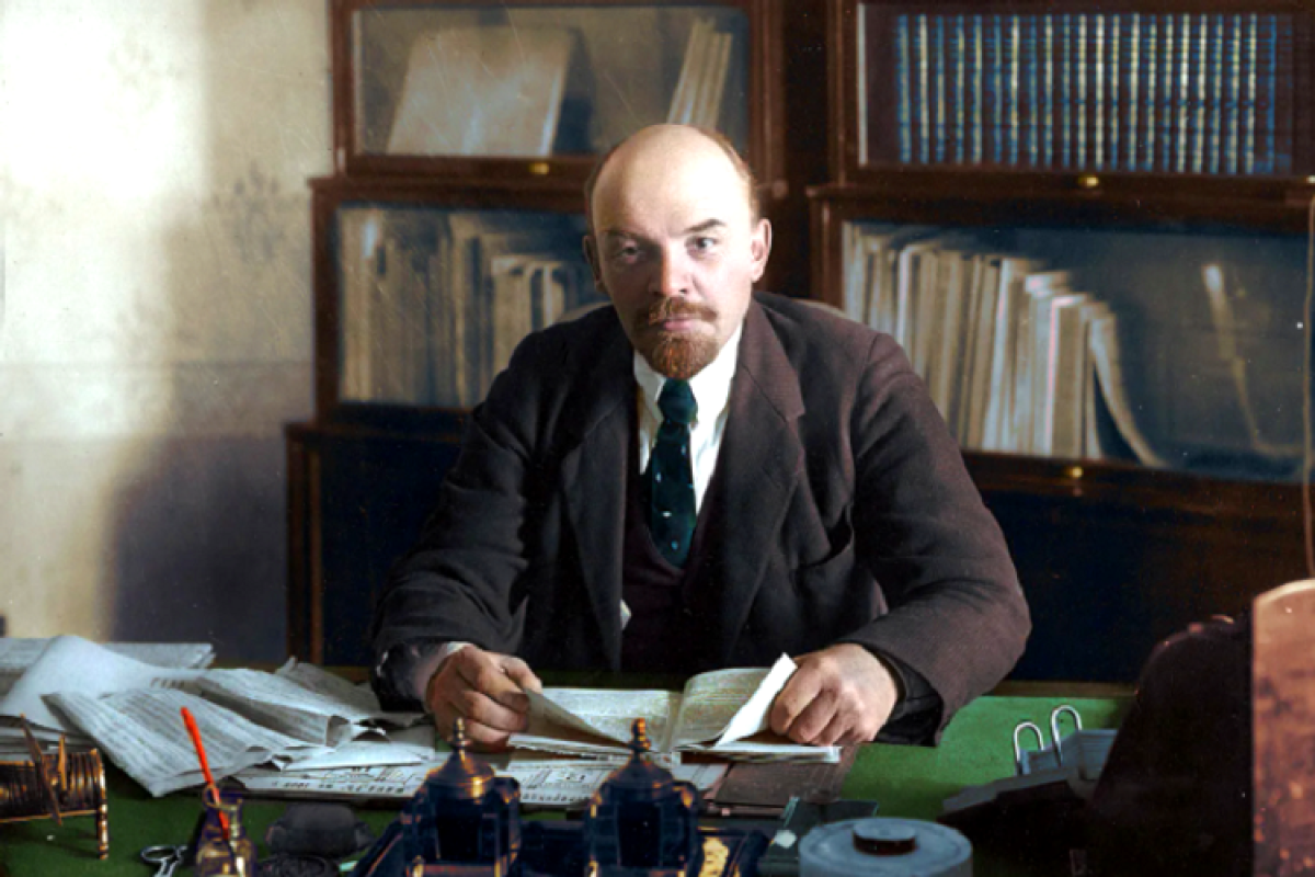 Alman casusu, fırıldaqçı və homoseksual – Lenin haqqında deyilənlər və yazılanlar 