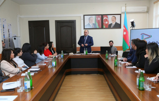 “Mediada Azərbaycan dili”...