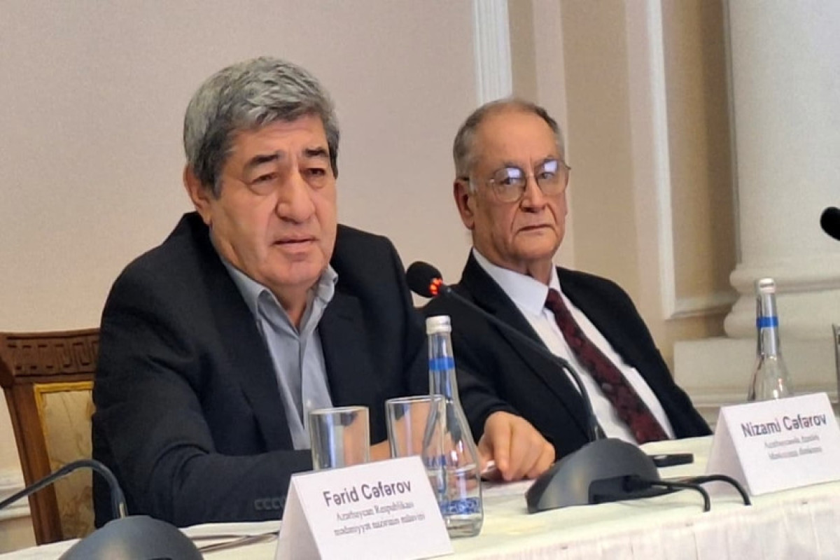 Nizami Cəfərov: “Yazıçı kitabını küçədə sata bilməz” 