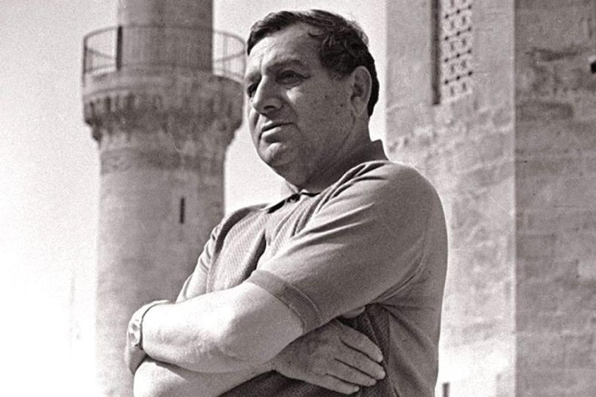 Alt dodaqdan üst dodağa qalxa bilməyən səsə qədər... - Rəsul Rza 