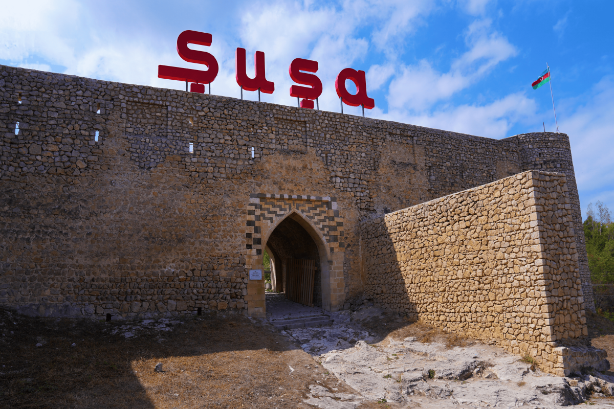 Şuşadakı abidələrin korlanması qadağan edildi 