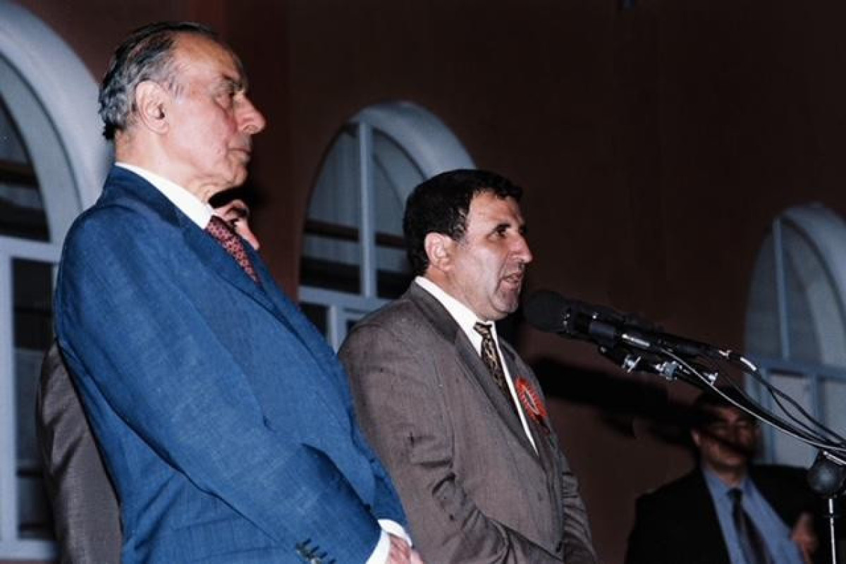 İsa Həbibbəyli:  "Heydər Əliyev heç kəsin qarşısında baş əyməyən əzəmətli dağa bənzəyir" - TARİXİ ŞƏXSİYYƏ T