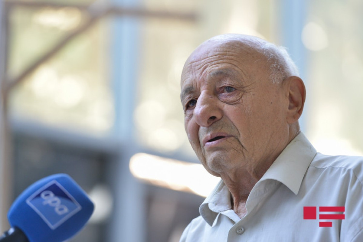 İsa Həbibbəyli Ömər Eldarovu xəstəxanada ziyarət etdi 