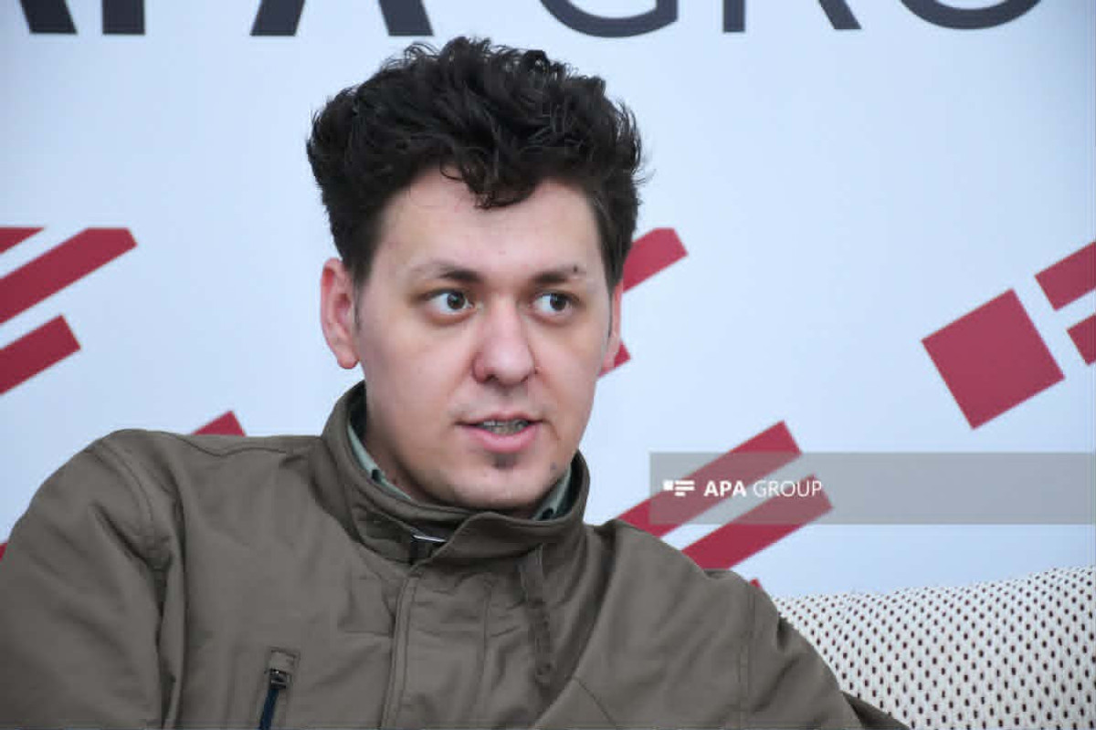 "Onların hansı dinə qulluq etdiklərini bilmirəm" - Təbrizli yazıçı ilə müsahibə 