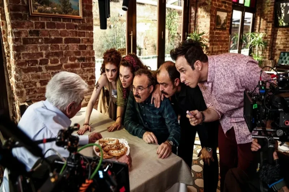 "2 Aile Arasında"  filminin nümayiş tarixi açıqlandı