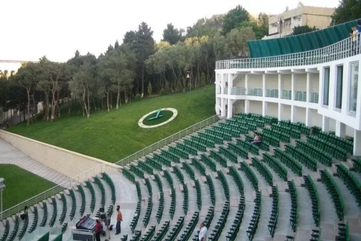 "Yaşıl teatr" Bakı Icra Hakimiyyətindən alındı 