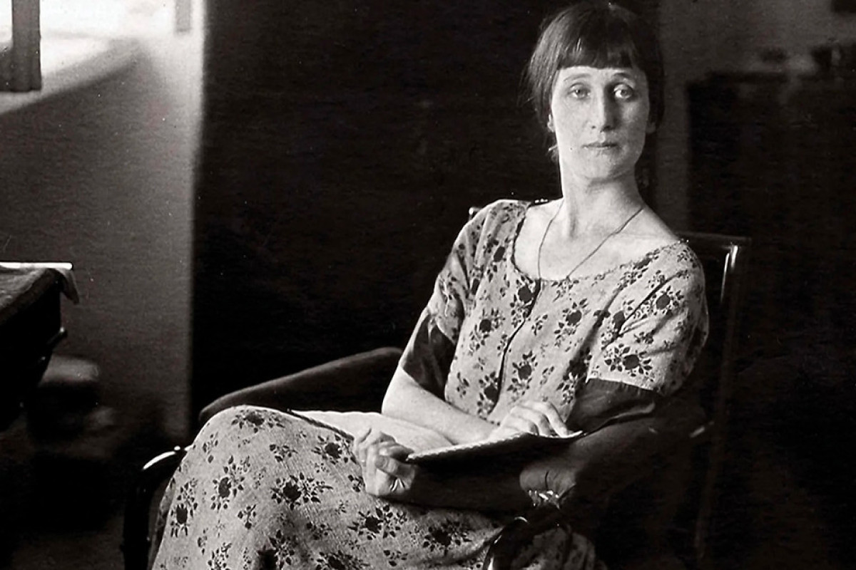 "Yenə əzəlkidir, baxışın, səsin..."  - Anna Axmatovanın şeirləri  