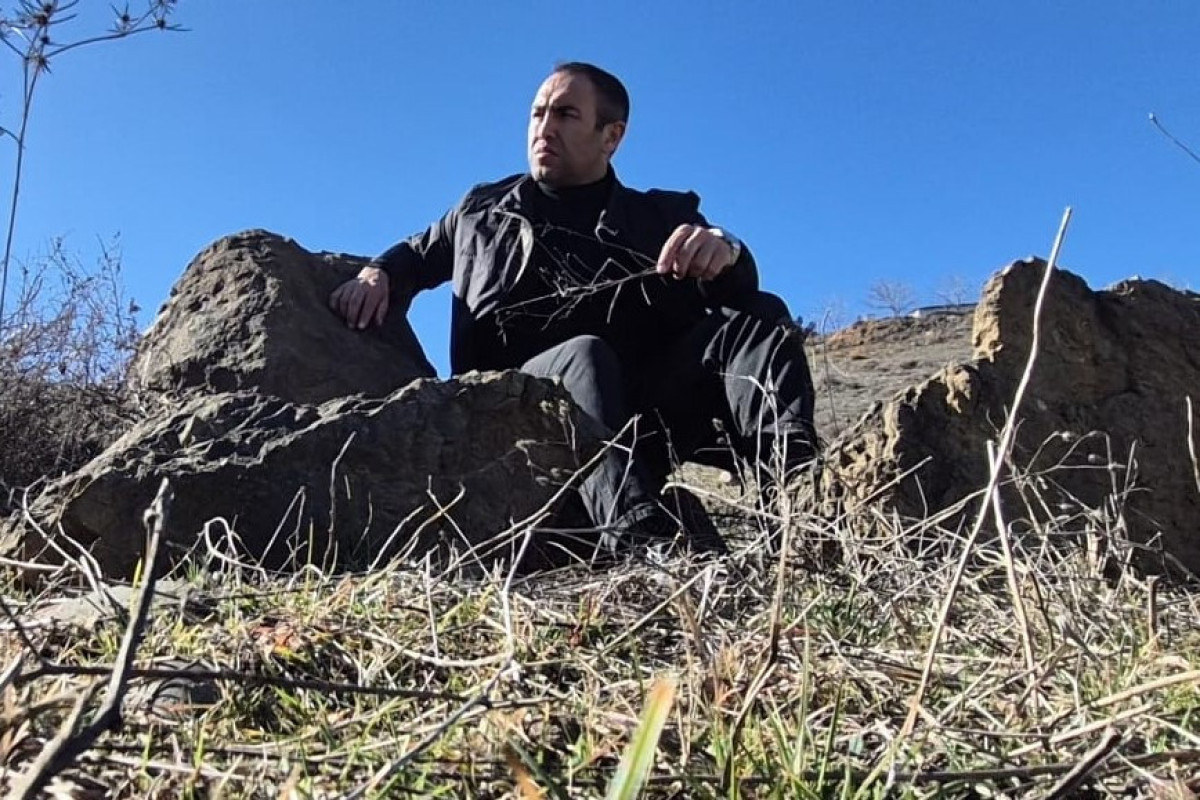 Güzgüdə yoxa çıxan adam - Vüsal Hicranın hekayəsi 