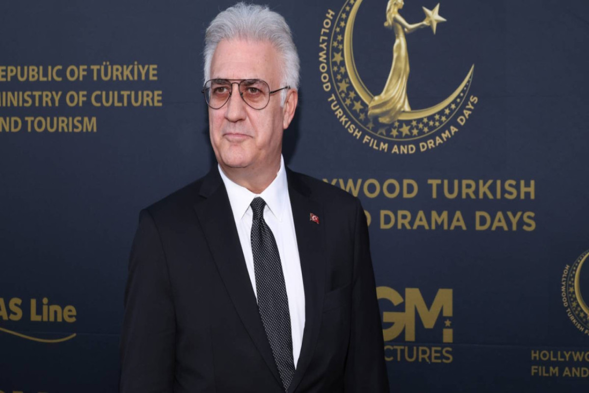 Məşhur türk aktyor Milli Dram Teatrının dəvəti ilə Bakıya gəlir 