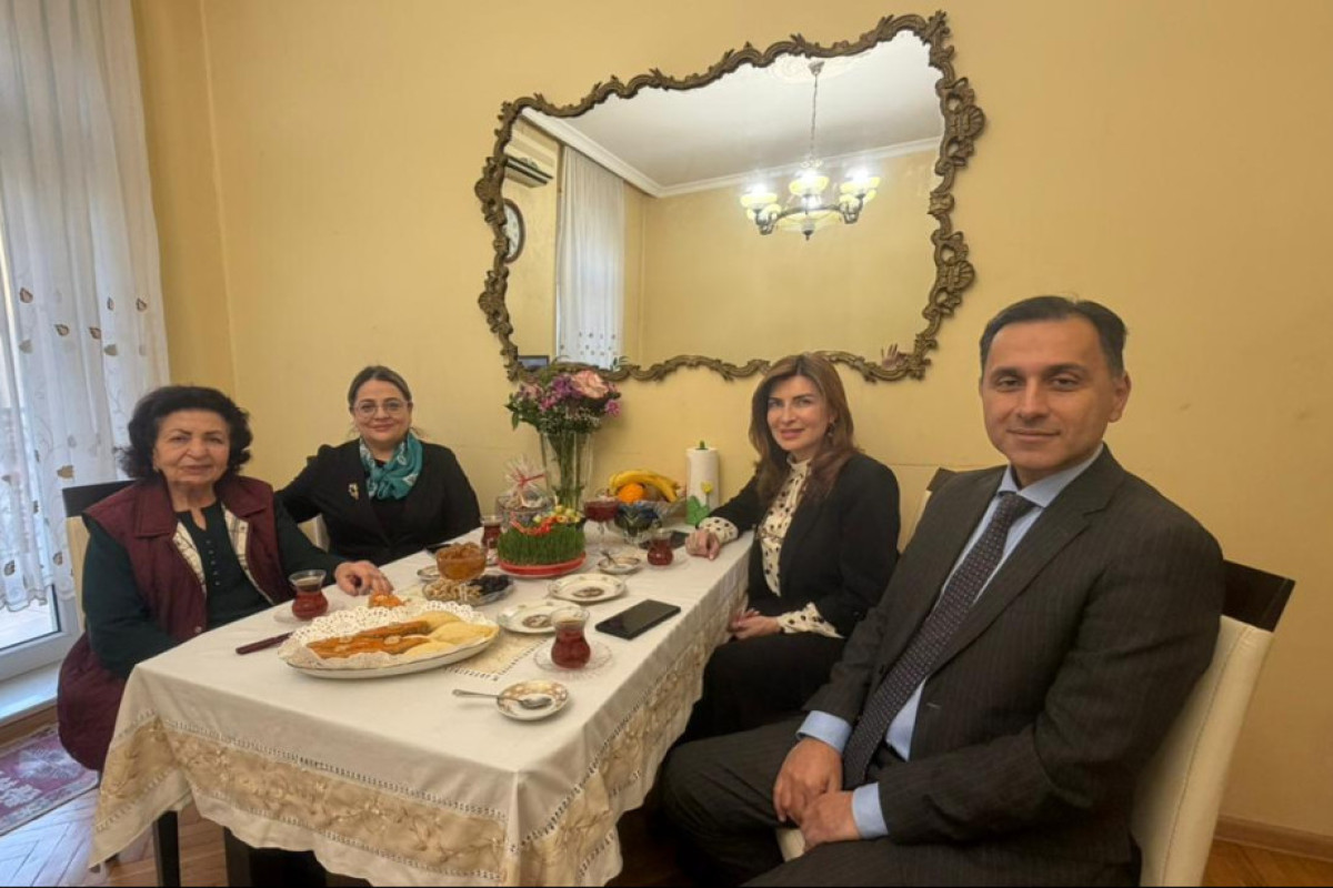 Əməkdar artist Kübra Əliyeva evində ziyarət olundu 