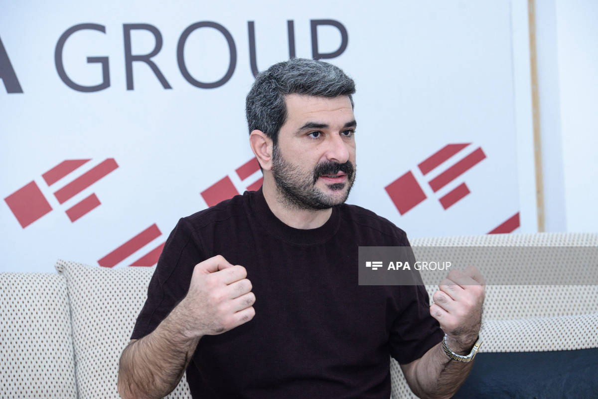 "Bu 250 min insan nöşün kitab oxumur?" - Şəhriyar del Gerani  