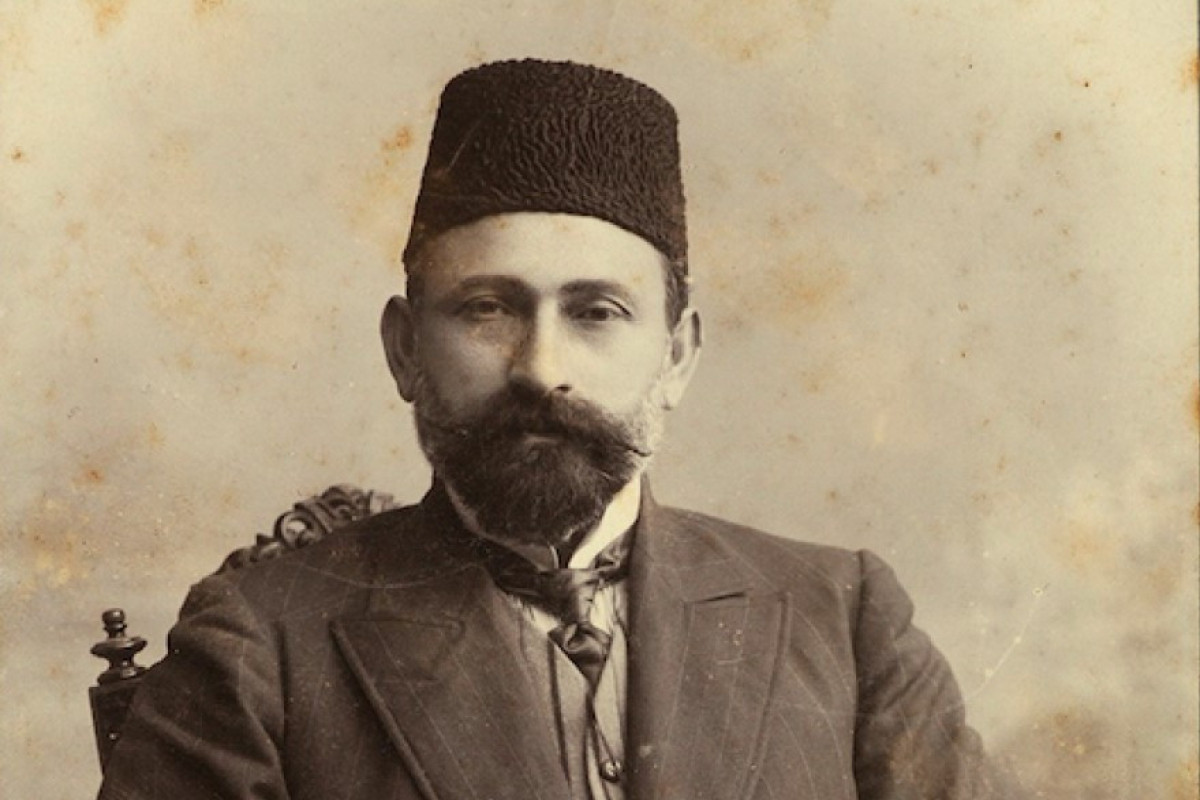 “Mənim heç kimim qalmadı...” -  Qacar şahı Əli bəy Hüseynzadəni hansı əsərinə görə ordenlə təltif etmişdi?   