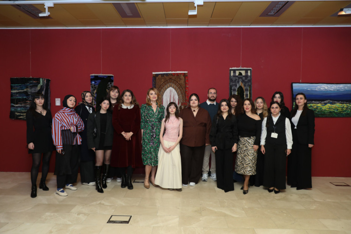 “Alaca”  toxuculuq kollektivinin VI sərgisi açıldı