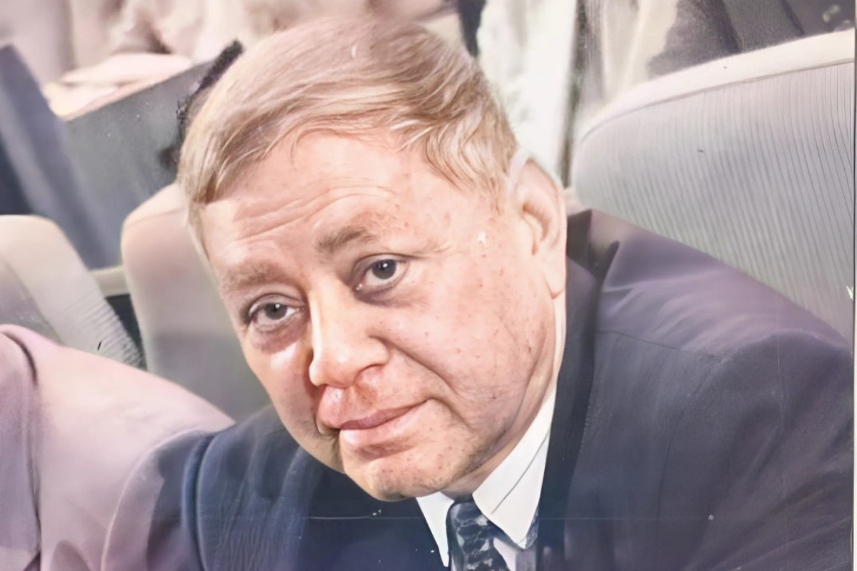 Qərib saymadılar Təbrizdə məni... - Cabir Novruzun şeirləri  