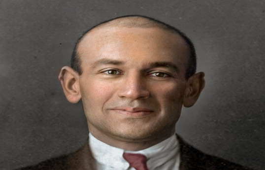 Süleyman Rüstəm məşhur...