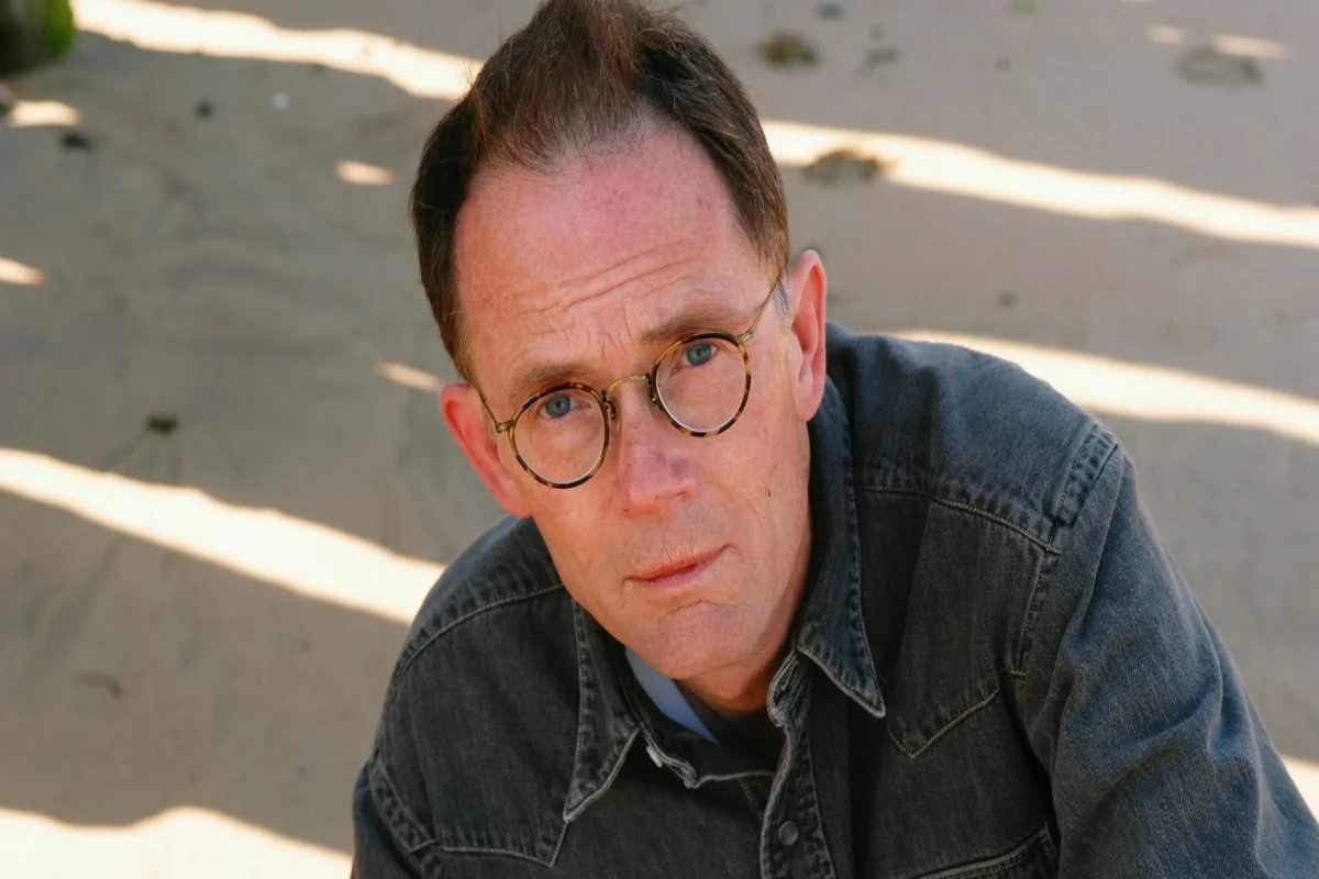  Yazıçı Vilyam Gibson:  "Məhsuldar işləyəndə mən sanki daim yarıyuxulu, yarıanlaqlı vəziyyətdə oluram..." - Müsahibə  