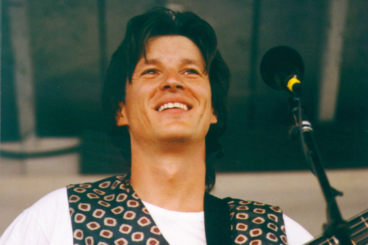 Məşhur müğənni motosiklet qəzasında vəfat etdi 