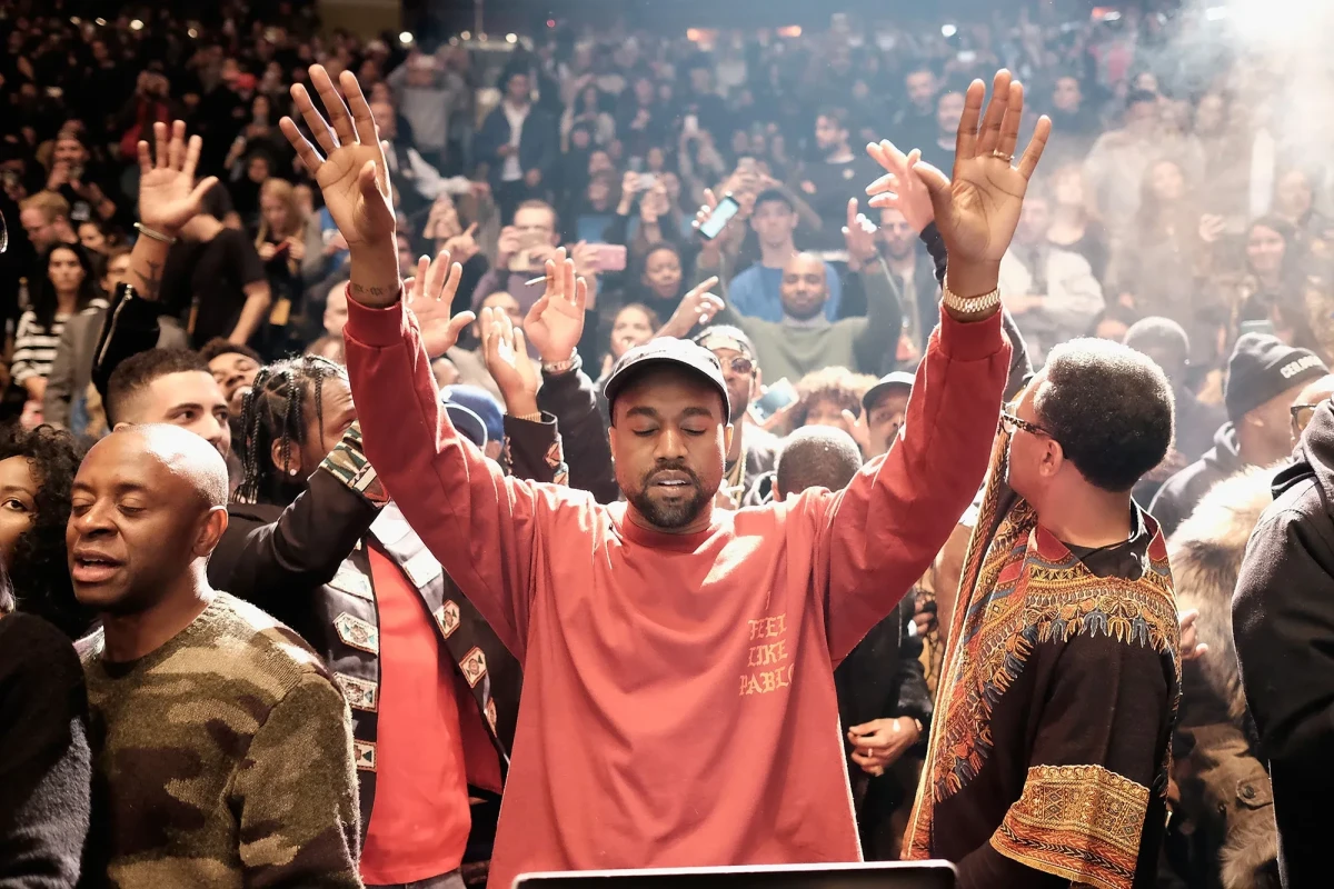 Kanye Uest konserti üçün stadion tikəcək 