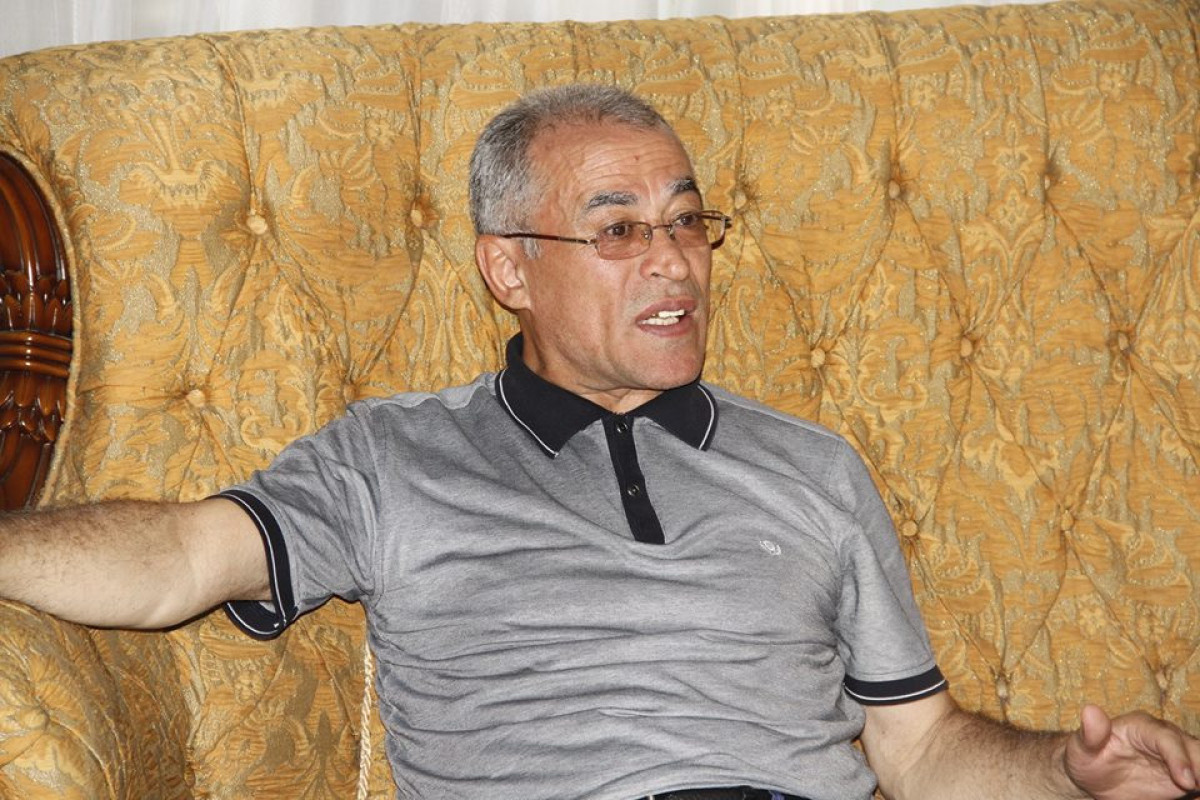 Yolda adam - Əlabbas Bağırov  