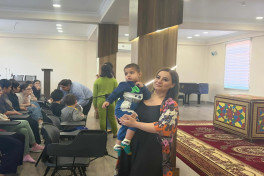 Kuklaçılar sığınacaq sakinlərinin qonağı oldu 