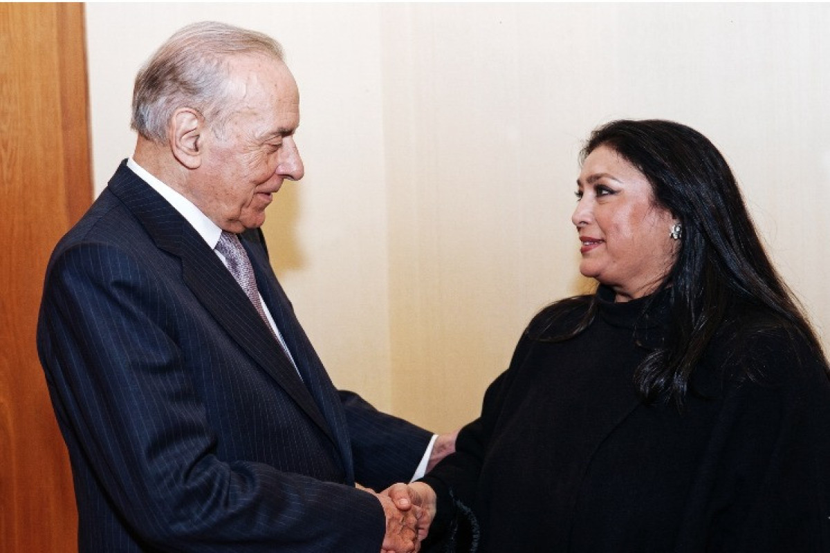 Fidan Qasımova:  "Heydər Əliyev yorulub-usanmaq bilməyən işgüzarlıq qabiliyyəti ilə bizi heyrətə salırdı" - TARİXİ ŞƏXSİYYƏT 