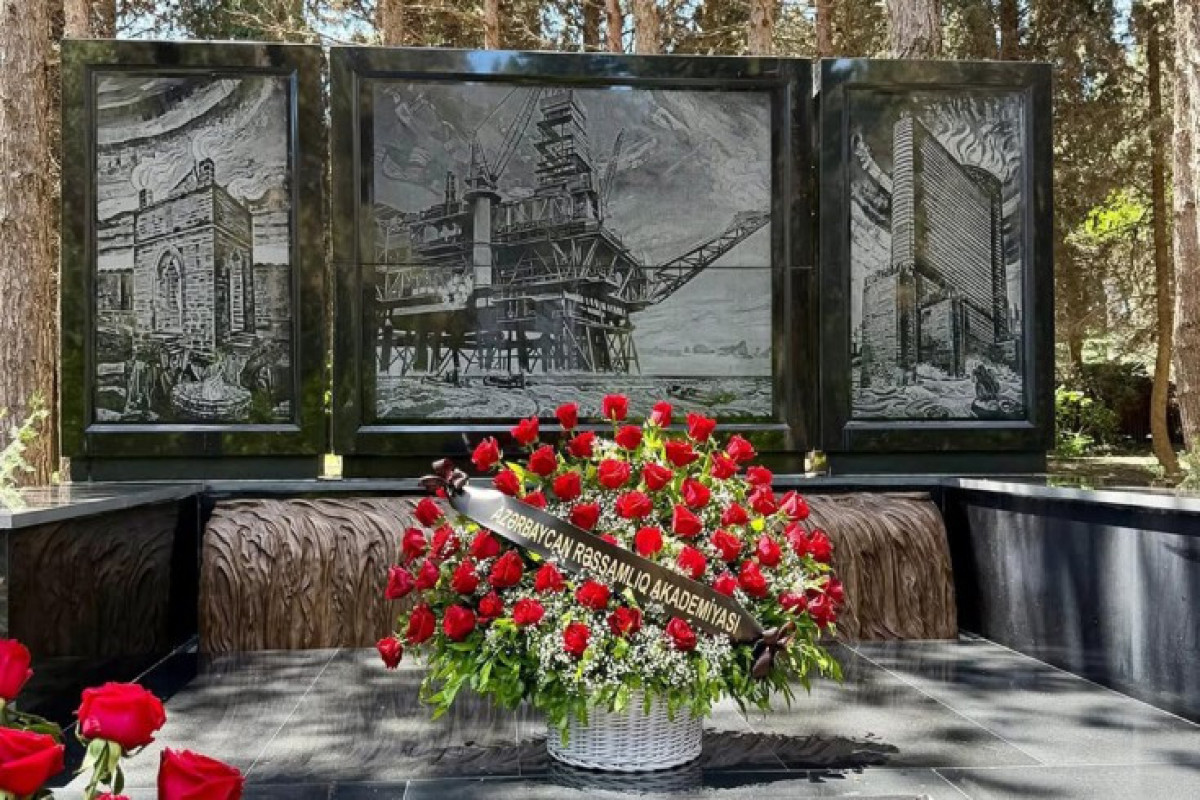 Tahir Salahovun qəbirüstü abidəsi ucaldıldı 