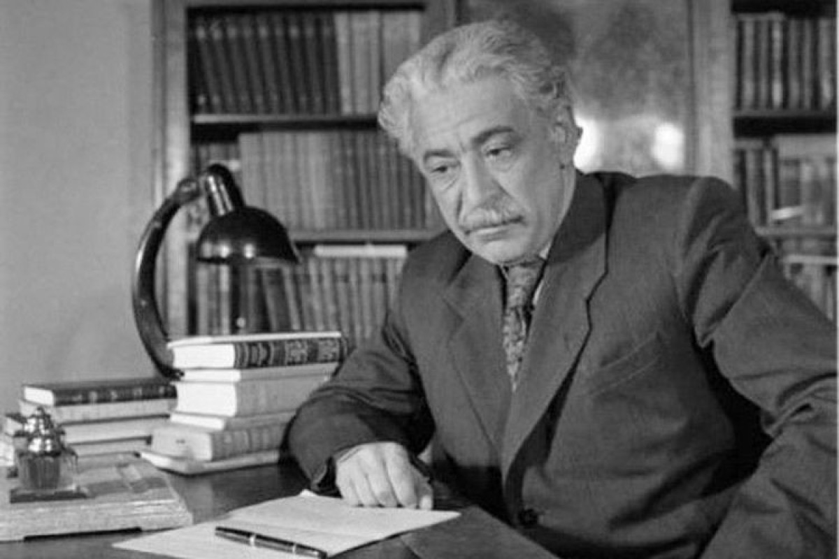 Sevgilim, qolunu boynuma dola! – Günün şeiri 