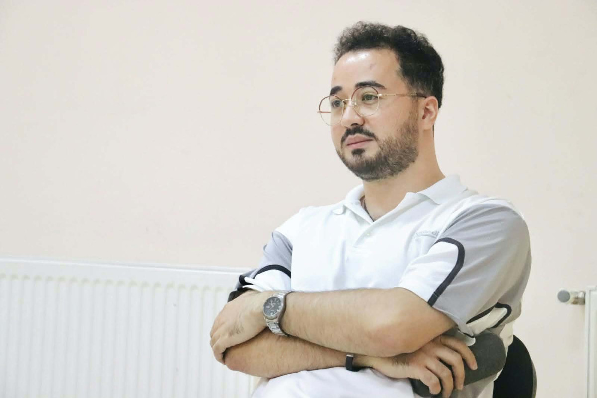 “Xoşbəxtlik — bir təlxəyin söyüşsüz keçən günü” - Elçin Məhərrəmin yeni şeirləri 