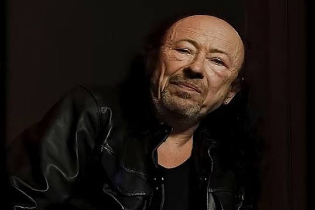 Əfsanəvi musiqiçi 63 yaşında vəfat etdi 