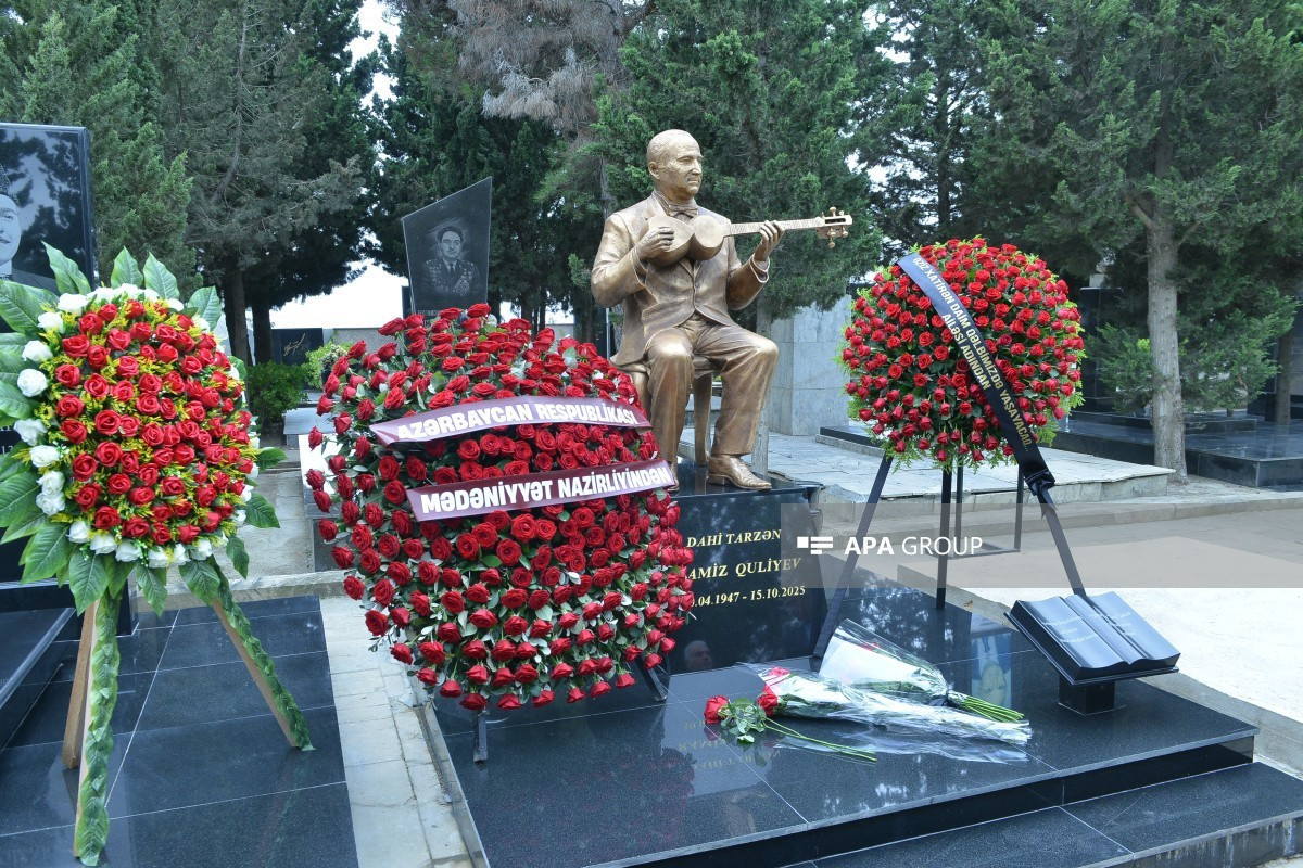 Xalq artisti Ramiz Quliyevin  qəbirüstü abidəsinin açılışı oldu 