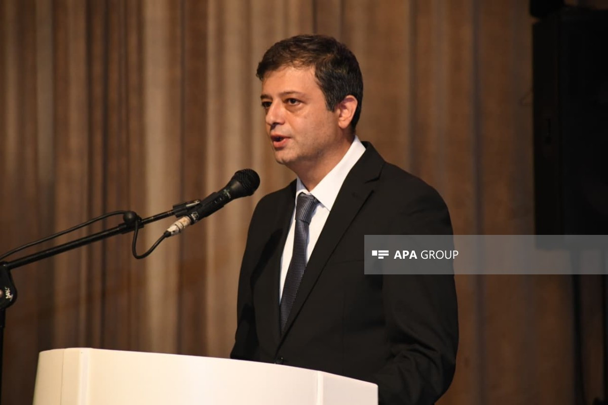 Vüqar Zifəroğlu  Mətbuat Şurasının sədri seçildi 