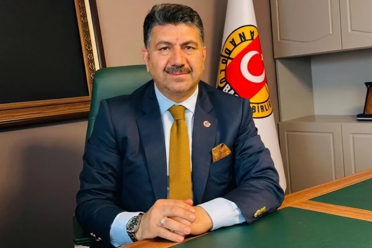 Türkiyəli köşə yazarı axtarışa verildi - Hakimiyyətin zorla ələ keçirilməsinə çağırış 