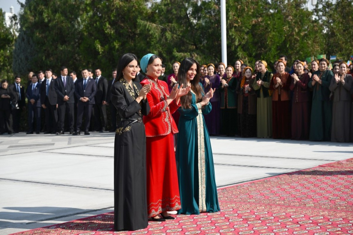 Aşqabadda MAMA “Ana təbiət” beynəlxalq incəsənət sərgisi açıldı 
