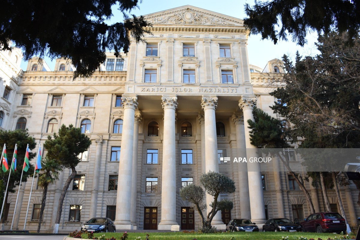 Türkiyə vətəndaşları “arzuolunmaz şəxslər” siyahısında: Aralarında yazıçı və jurnalistlər də var