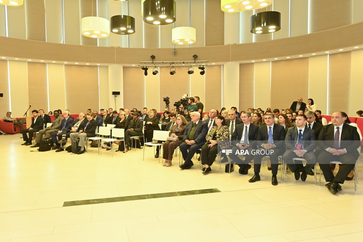 “Mədəniyyətlərarası dialoq, təhsil və rəqəmsal transformasiya”  mövzusunda sessiya keçirildi