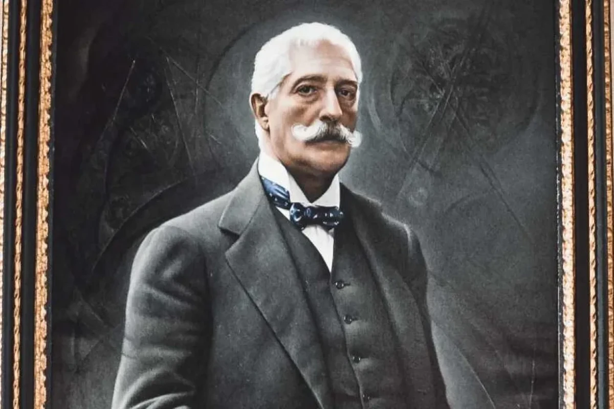 "Sağalırlarsa, Məryəm Ananın mərhəmətidir, ölərlərsə,  bizim günahımızdır..." - İtalyan yazıçıdan sitatlar  