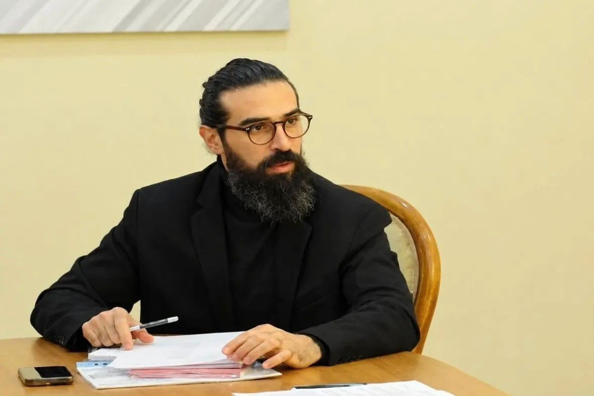 Bəhruz Vaqifoğlu Pantomim teatrının quruluşçu rejissoru təyin edildi 